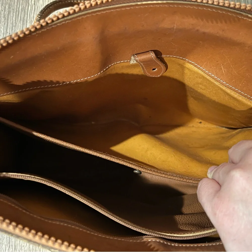 Vtg 90s Classic Logo Dooney And Bourke Two Tone Taupe Caramel Leather Purse - Picture 4 of 6
